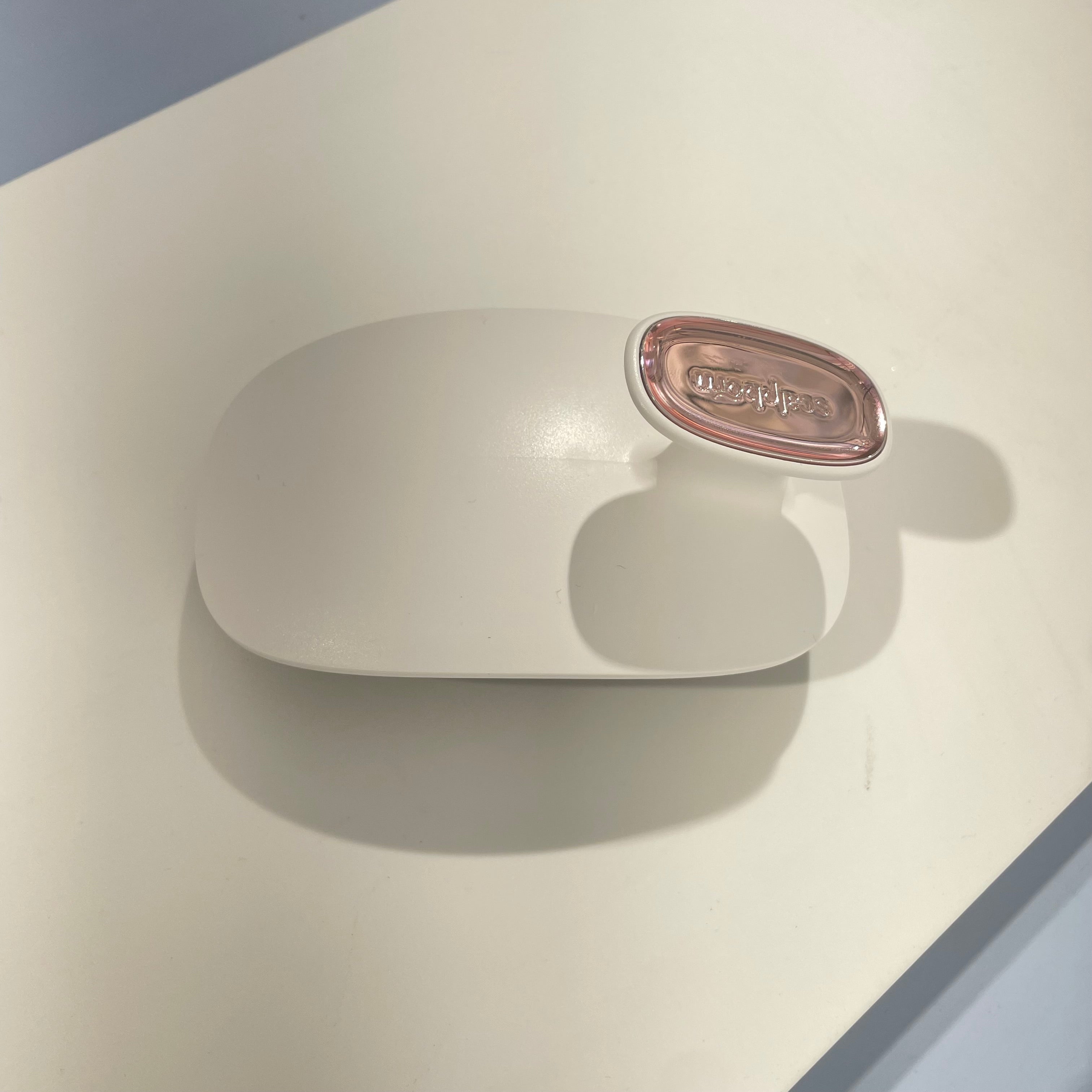 【1+1商品】第3世代（NEW）プレミアムヘアロスセンター専用シャンプーブラシ頭皮マッサージ / スカルプブラシ (インテンシブ　柔らかめ）　※7/8-15頃より配送予定