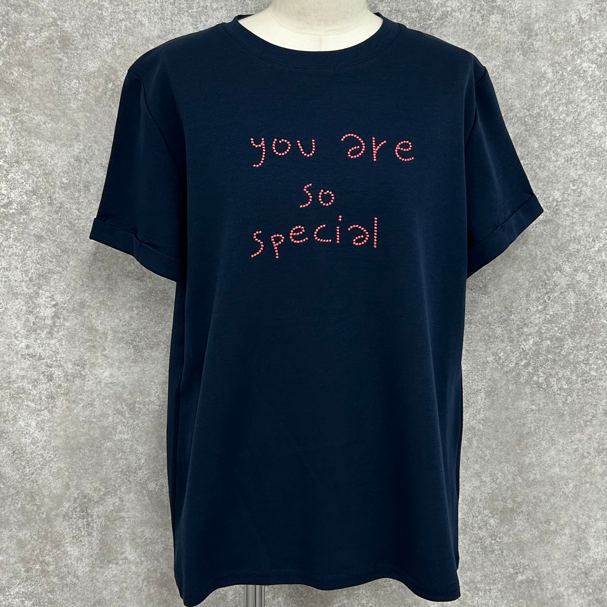 リップケース付き　英字ロゴTシャツ　-ネイビー-　※7/23〜29迄に順次発送予定
