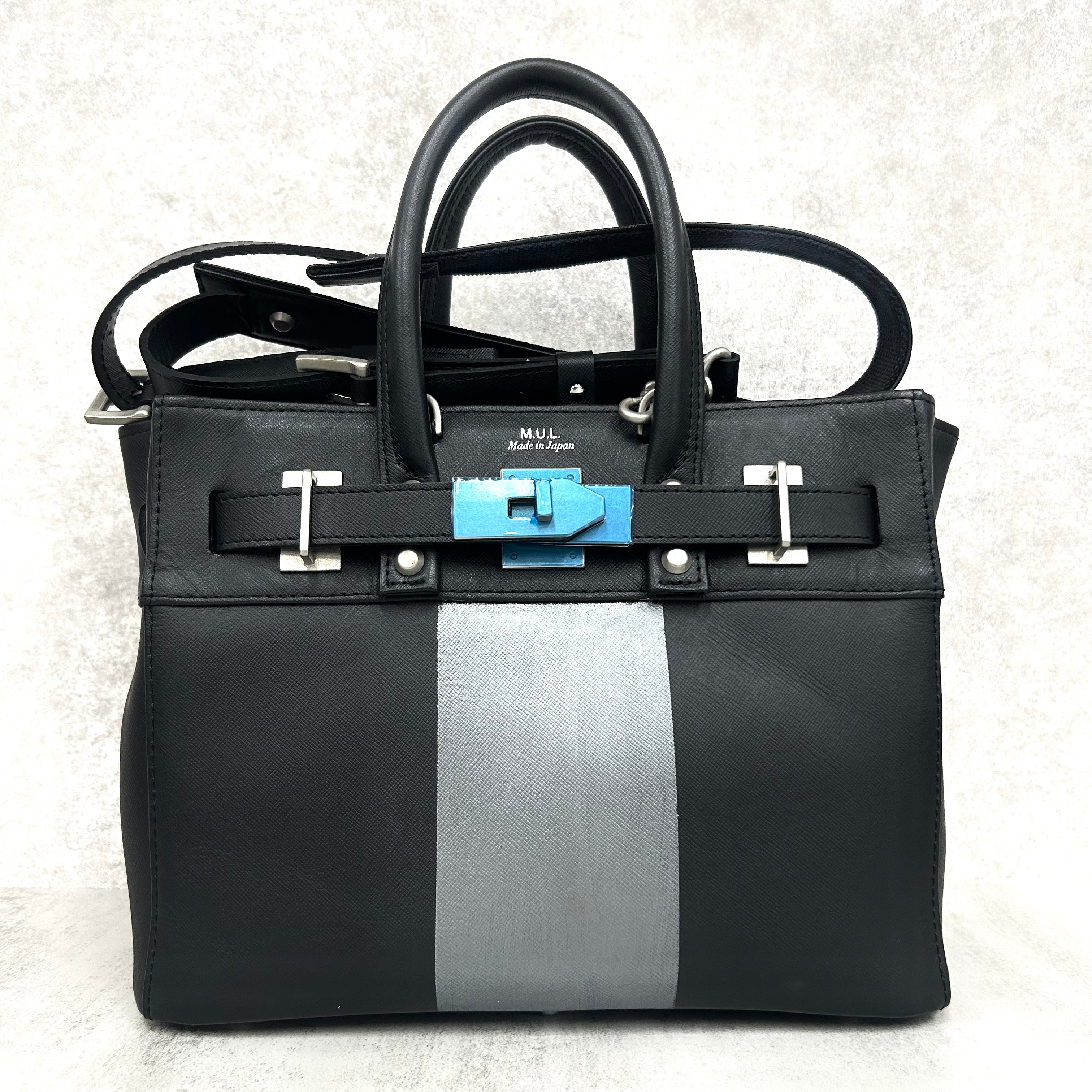 【M.U.L.】ショルダートートSS　ブラック エンボス加工 マットシルバー金具 ライン有り　※1週間前後で事務所より発送