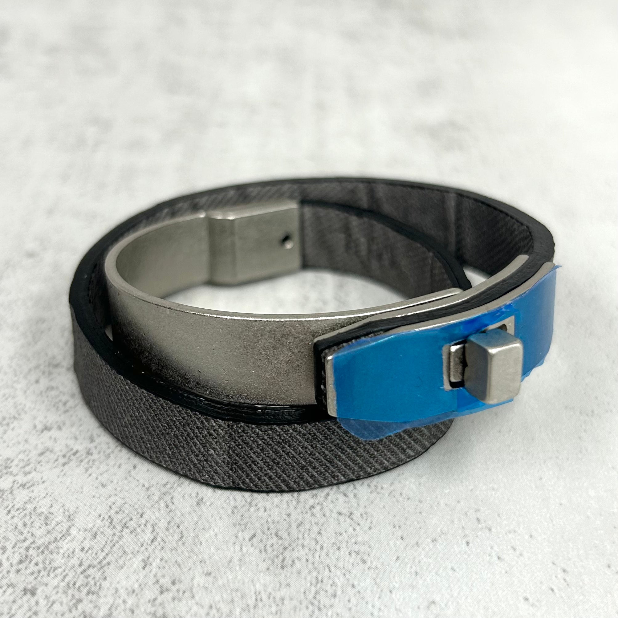 【M.U.L.】ブレスレット　灰グレー  デニムレザークロコダイル型押し  マットシルバー金具  ※1週間前後で事務所より発送