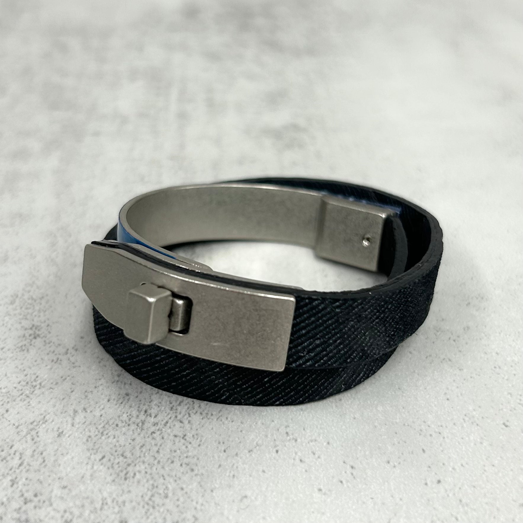 【M.U.L.】ブレスレット  ブラック  デニムレザーキルティング型押し  マットシルバー金具   ※1週間前後で事務所より発送