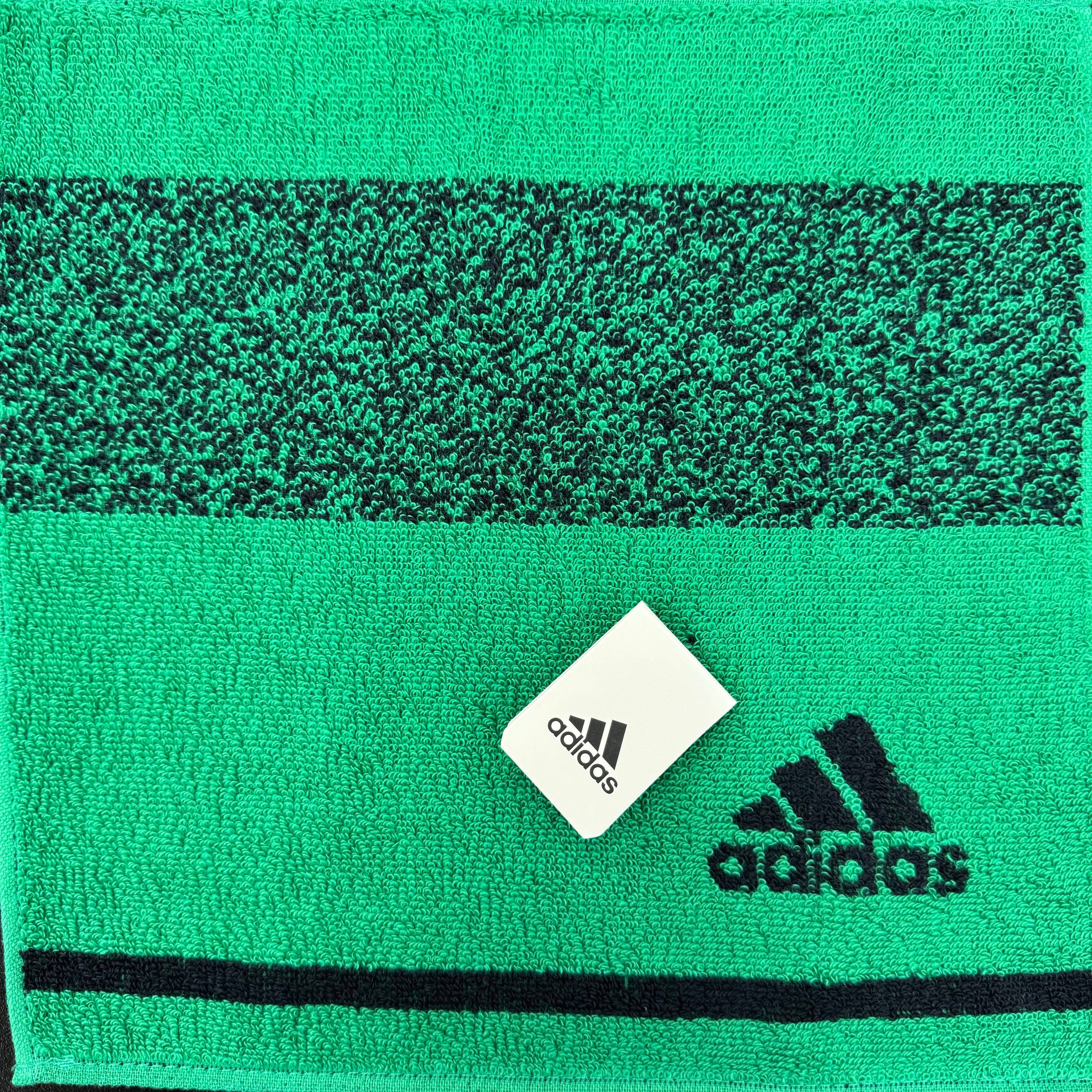 【adidas】ハンカチ　Green　※6/25-28より順次配送
