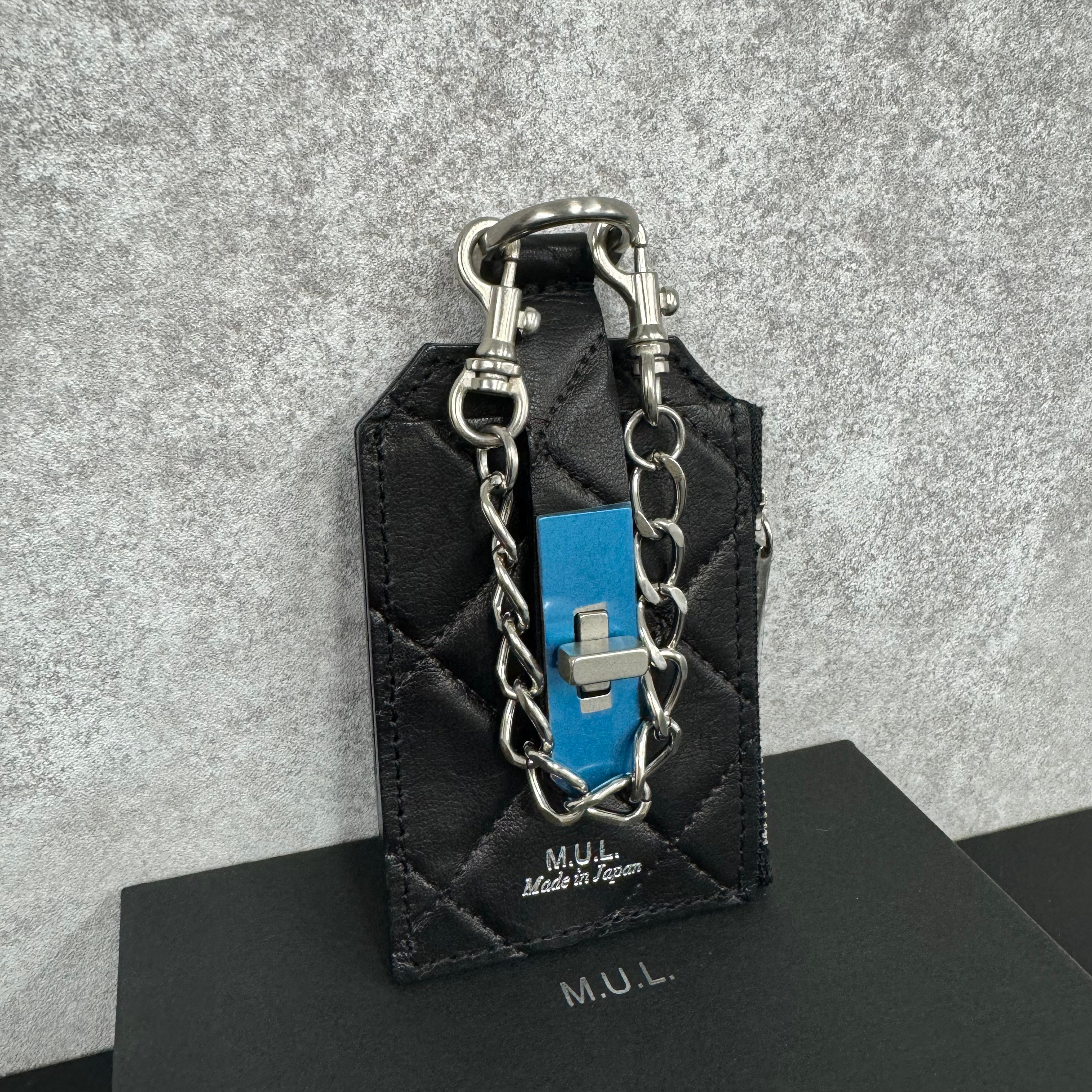 【M.U.L.】チェーンパスケース　ブラック　キルティング型押し  ※1週間前後で発送