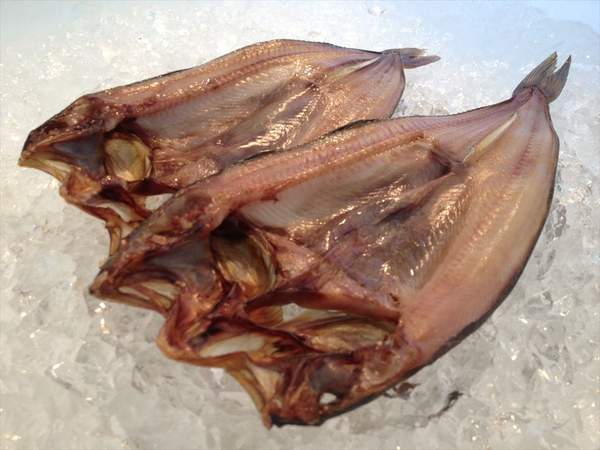 【北海道フェア　水産部門🐟】開き縞ほっけ 500g/枚　3枚/pc　冷凍　※5/25~31より順次発送予定　（クーポン対象商品）
