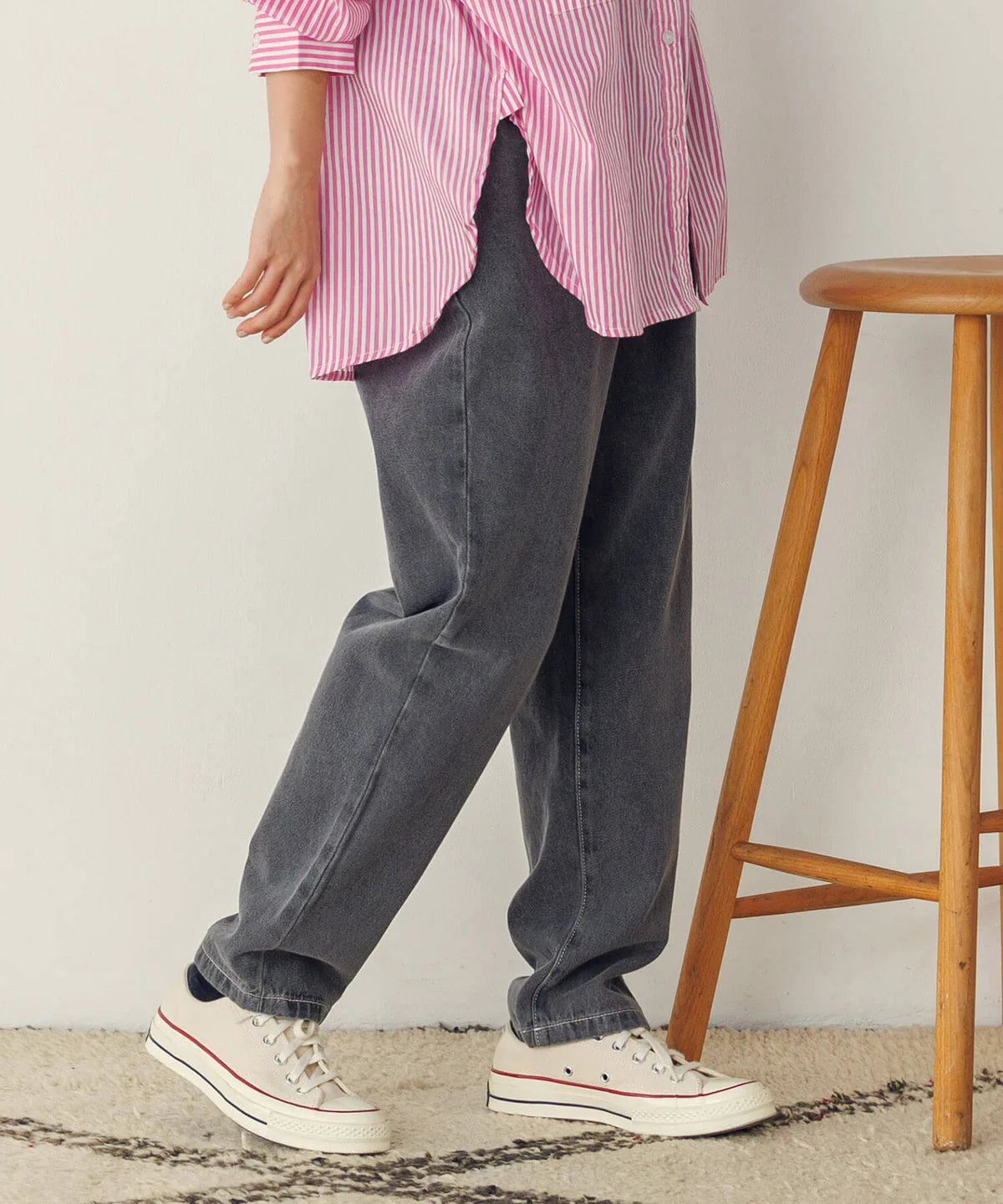 【hunch】デニムテーパードパンツ　グレー　※8/27-9/2より順次配送予定