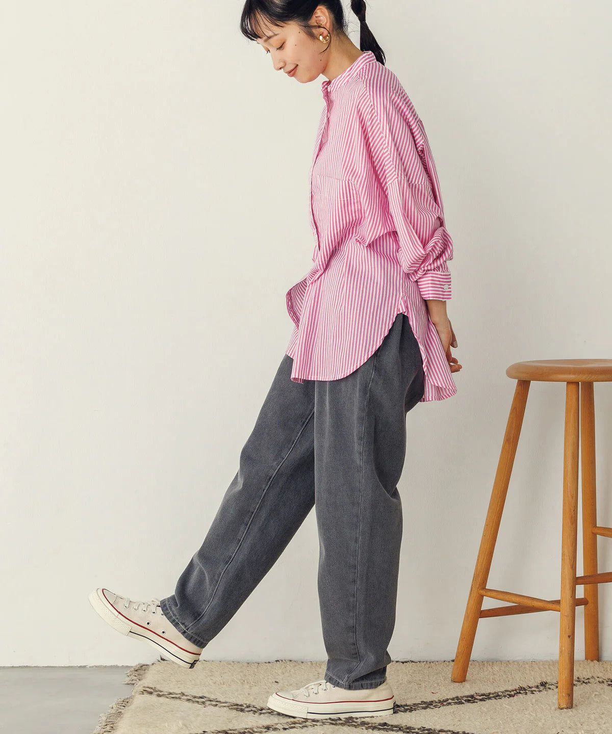 【hunch】デニムテーパードパンツ　グレー　※8/27-9/2より順次配送予定